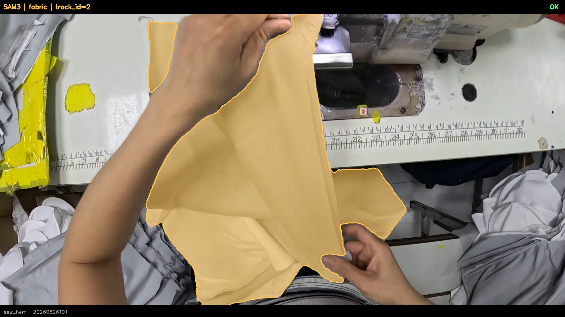 tracked fabric · id=2 · full-mask frame
